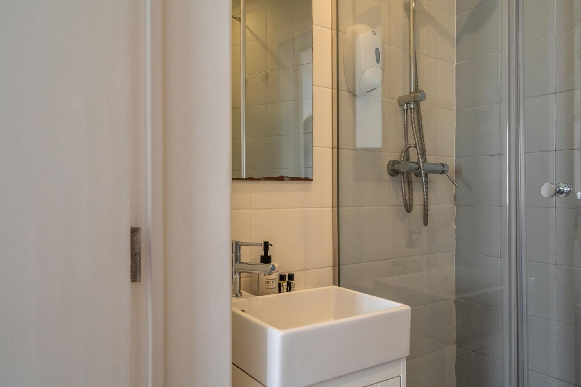 Cozy Avenida Guesthouse Lisboa Extérieur photo