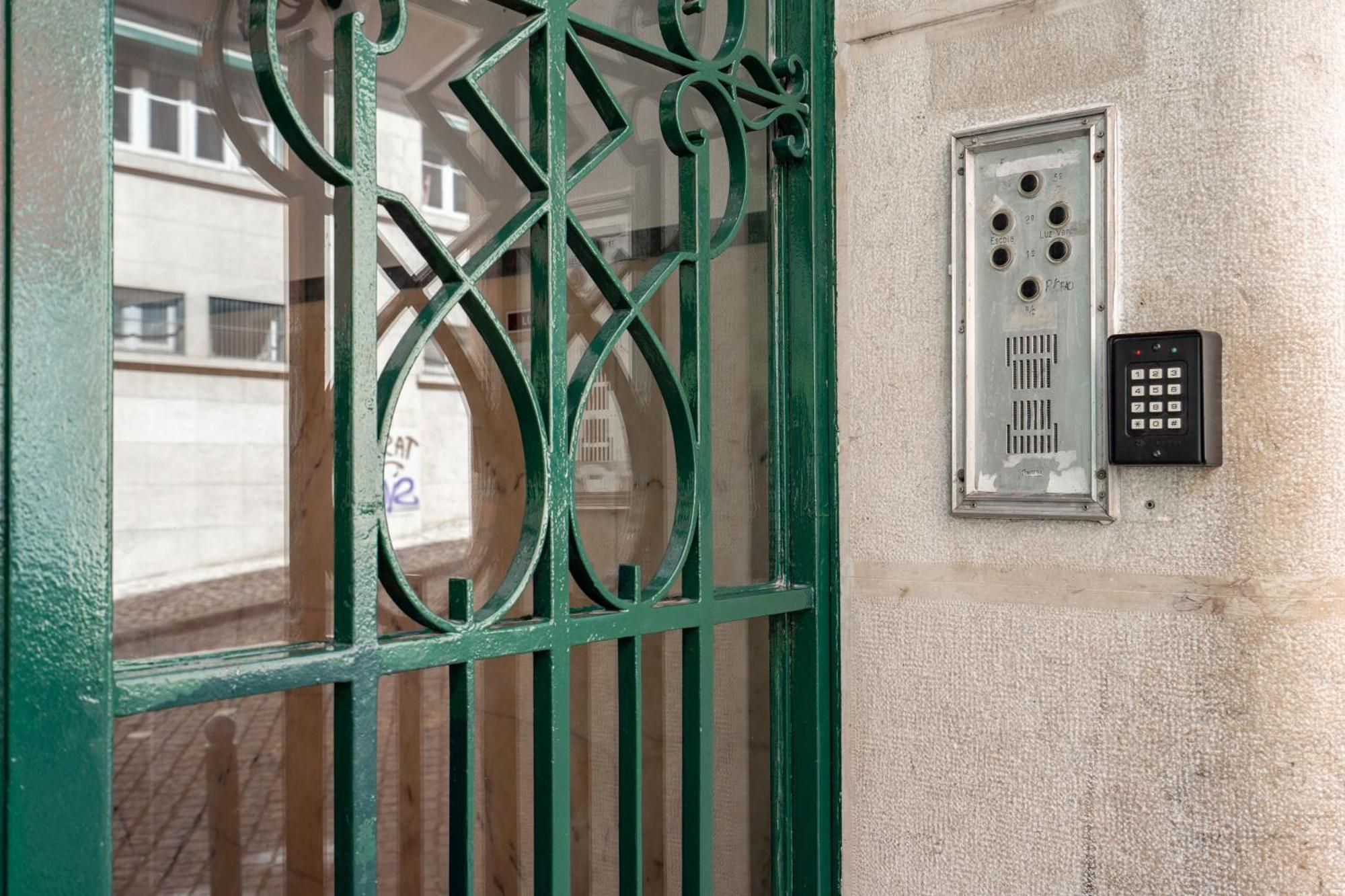 Cozy Avenida Guesthouse Lisboa Extérieur photo